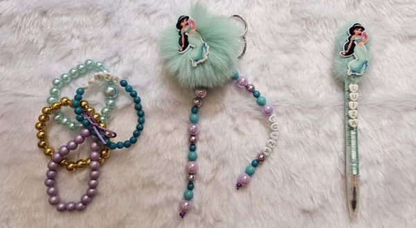 Kit Chaveiro, Pulseiras e Caneta Personalizada